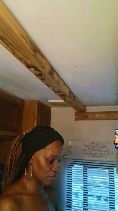 Tierrahmarie live cam on Cam4