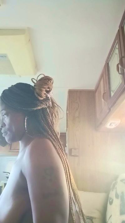 Tierrahmarie live cam on Cam4