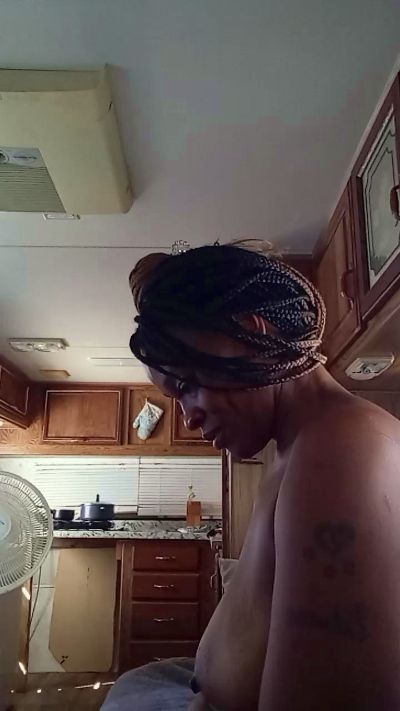 Tierrahmarie live cam on Cam4