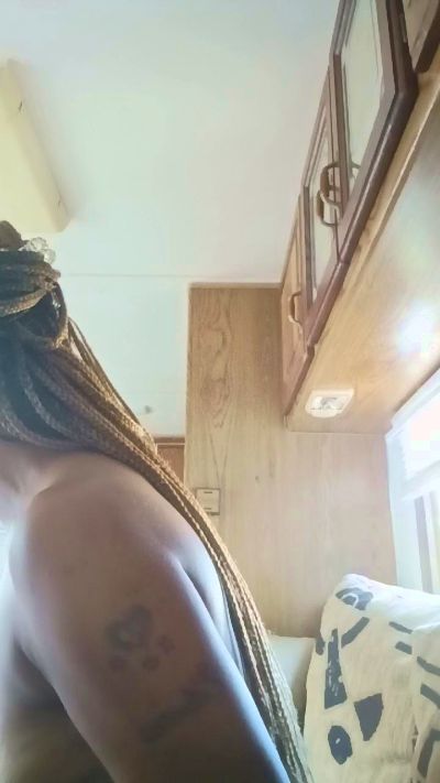 Tierrahmarie live cam on Cam4