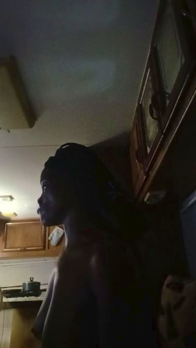 Tierrahmarie live cam on Cam4