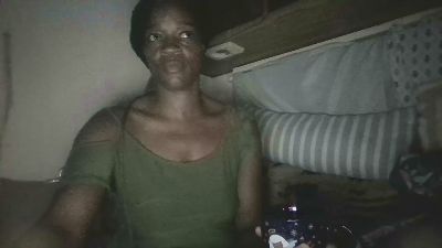 Tierrahmarie live cam on Cam4