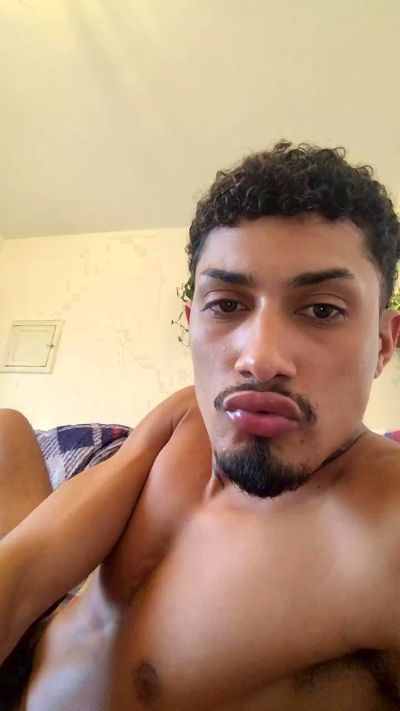 Tierre21 Live Webcam on Cam4