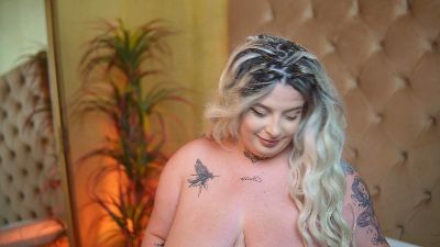 TiffanyTaboo live cam on Cam4