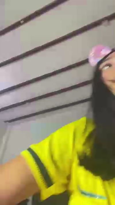 Tiffany_GoPee live cam on Cam4