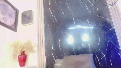 Tiffanyvelanyer live cam on Cam4