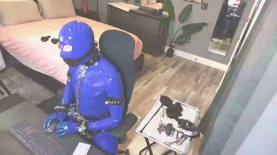 Tightlyrubberd live cam on Cam4