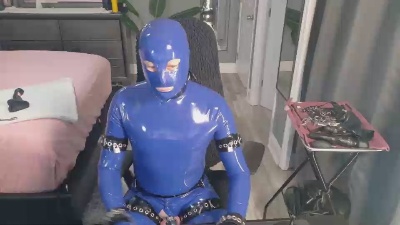 Tightlyrubberd live cam on Cam4
