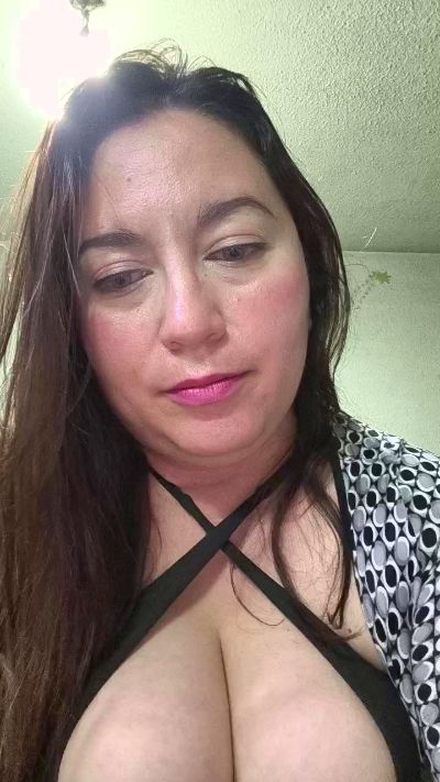 TikyTiky69 live cam on Cam4