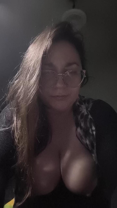 TikyTiky69 live cam on Cam4