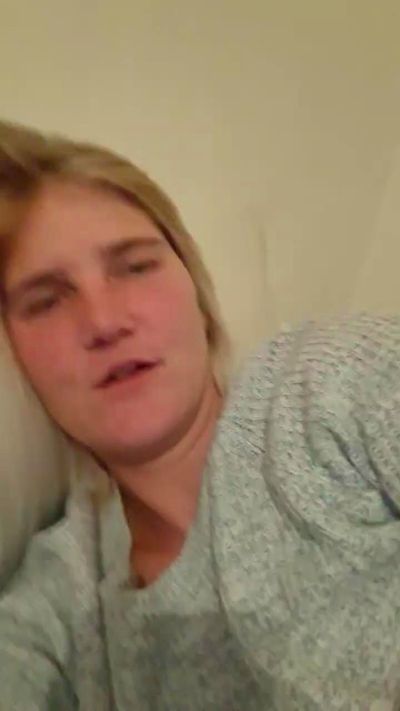 Tilldizzen94 live cam on Cam4