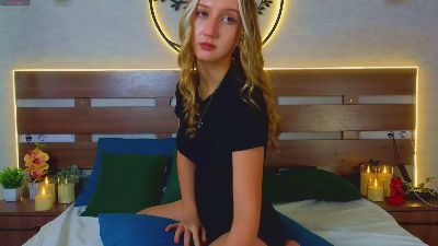 TinaPage live cam on Cam4