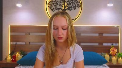 TinaPage live cam on Cam4