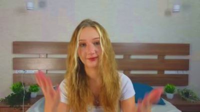 TinaPage live cam on Cam4