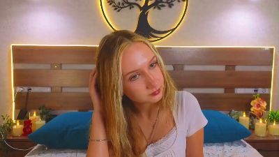 TinaPage live cam on Cam4
