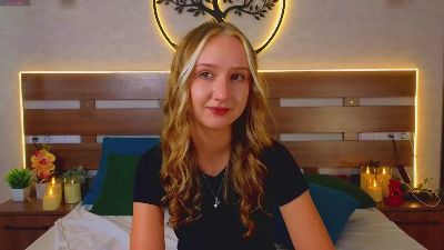 TinaPage live cam on Cam4