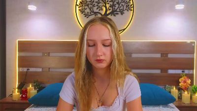 TinaPage live cam on Cam4