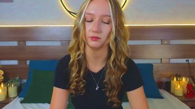 TinaPage live cam on Cam4