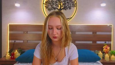 TinaPage live cam on Cam4