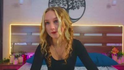 TinaPage live cam on Cam4