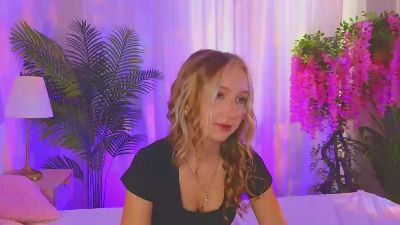 TinaPage live cam on Cam4