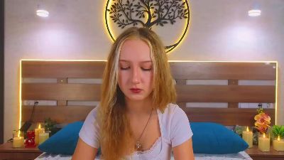 TinaPage live cam on Cam4