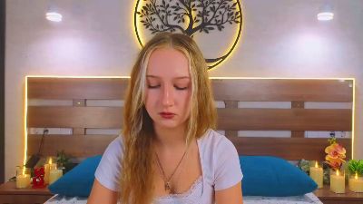 TinaPage live cam on Cam4
