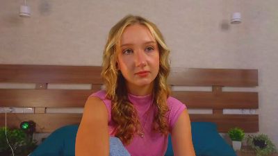 TinaPage live cam on Cam4