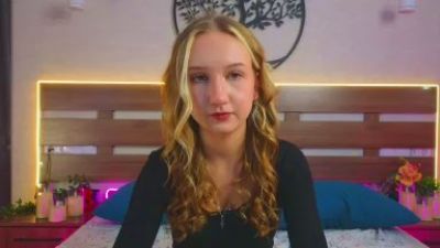 TinaPage live cam on Cam4