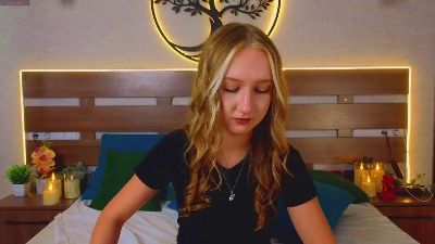 TinaPage live cam on Cam4