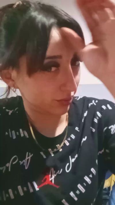 Tinaa_22 live cam on Cam4