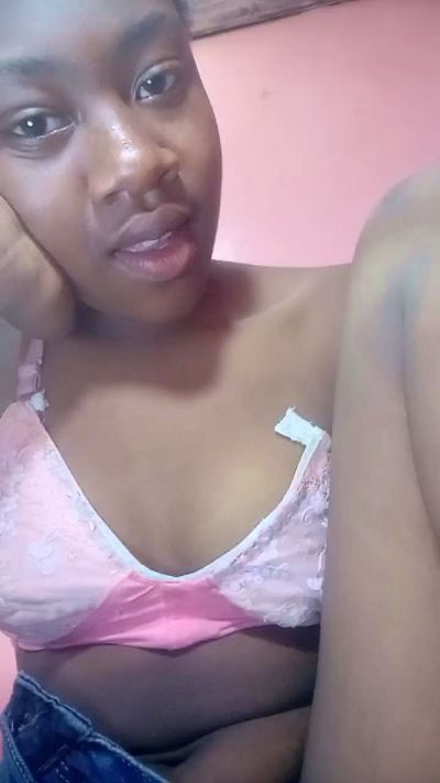 Tinaahh live cam on Cam4