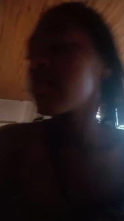 Tinaahh live cam on Cam4