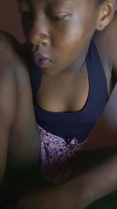 Tinaahh live cam on Cam4