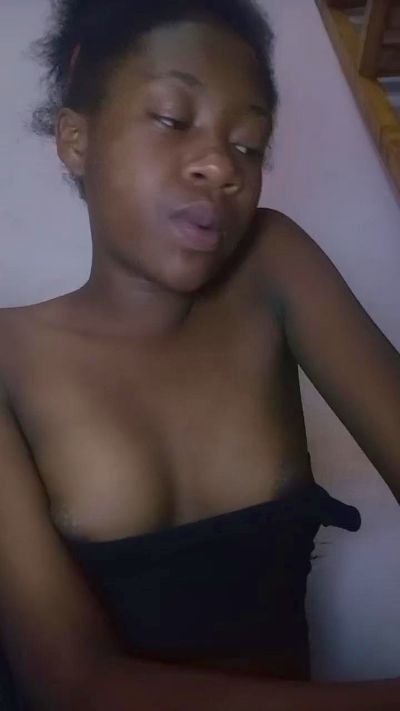 Tinaahh live cam on Cam4