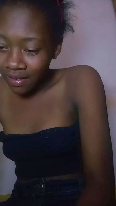 Tinaahh live cam on Cam4