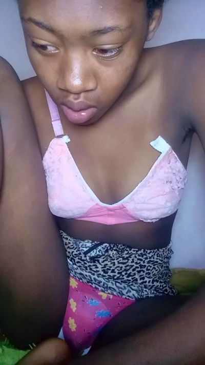 Tinaahh live cam on Cam4