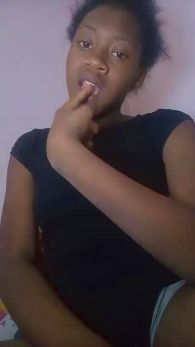 Tinaahh live cam on Cam4
