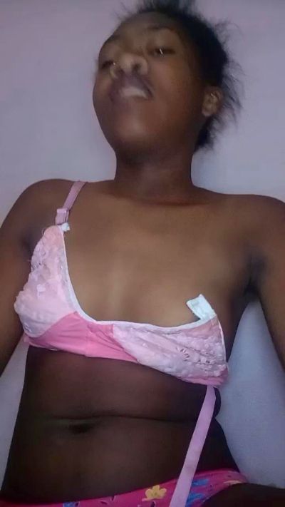 Tinaahh live cam on Cam4