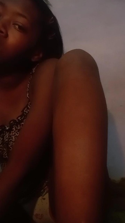 Tinaahh live cam on Cam4