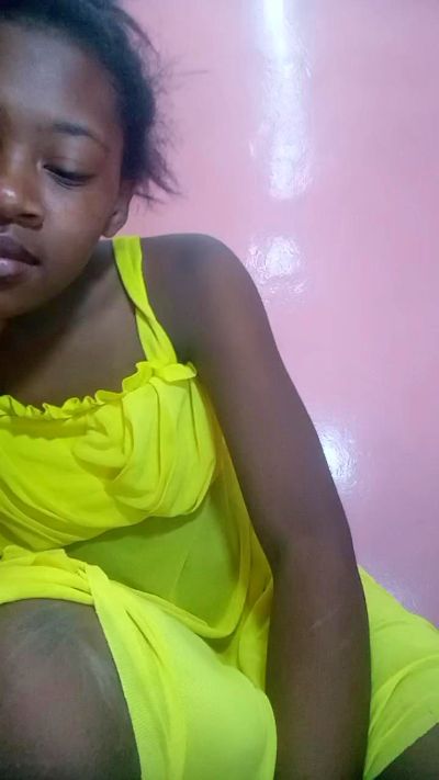 Tinaahh live cam on Cam4