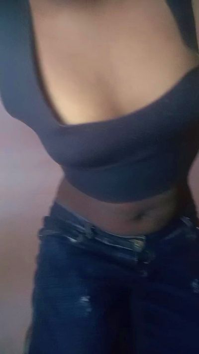 Tinaahh live cam on Cam4