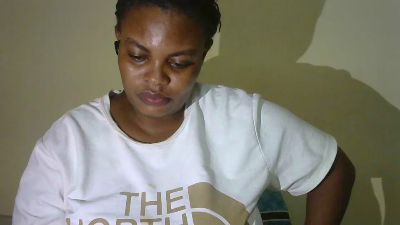 Tinah1994 live cam on Cam4
