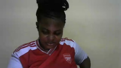 Tinah1994 live cam on Cam4