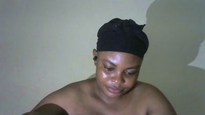 Tinah1994 live cam on Cam4