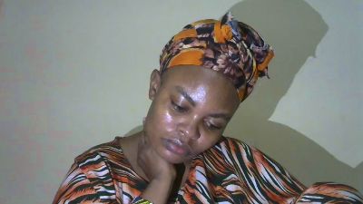 Tinah1994 live cam on Cam4