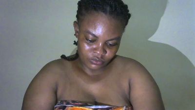 Tinah1994 live cam on Cam4