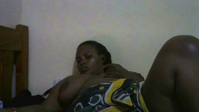 Tinah1994 live cam on Cam4
