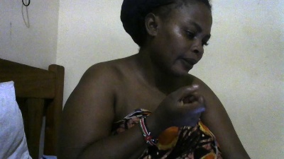 Tinah1994 live cam on Cam4