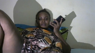 Tinah1994 live cam on Cam4